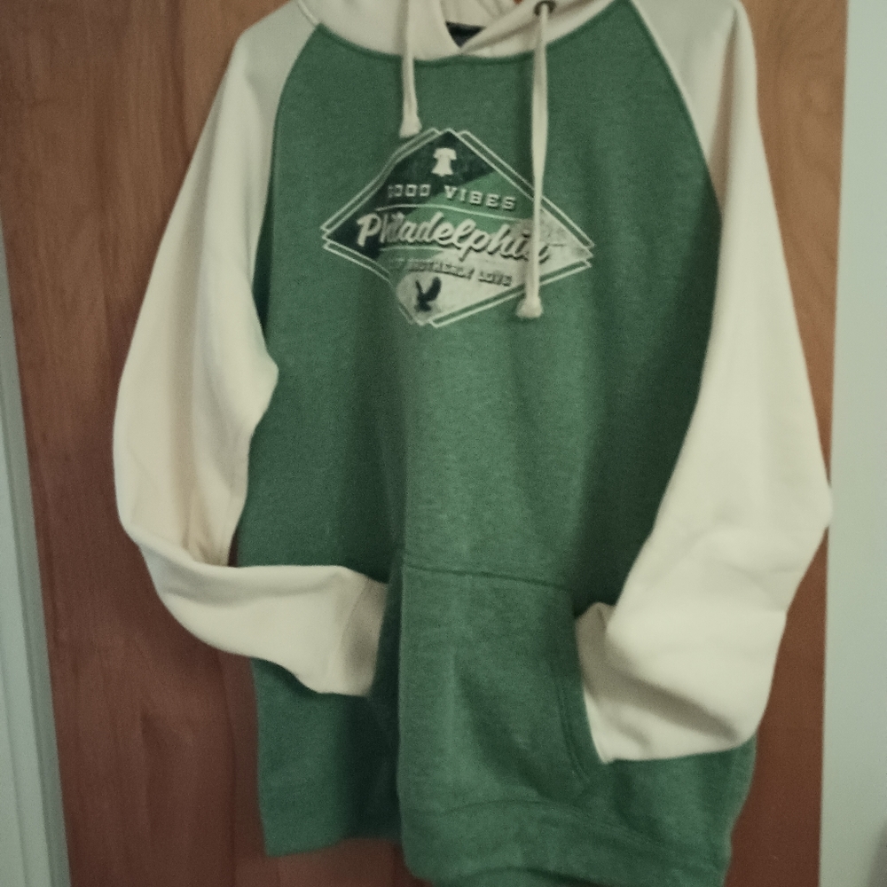 Men's green/White kangaroo pocket pullover Size XL